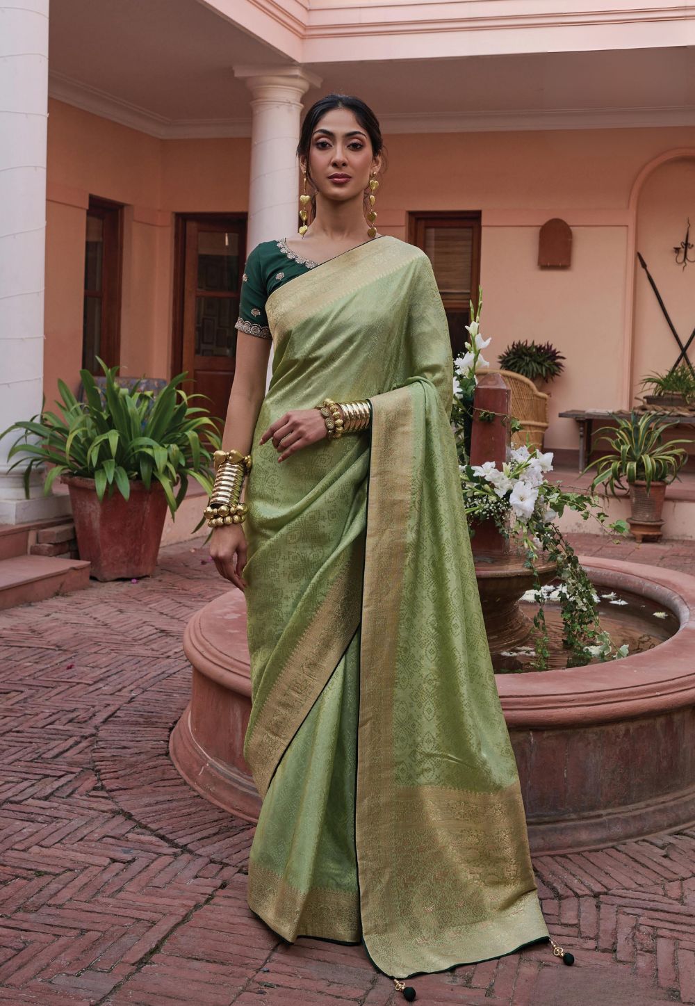 Woven Art Silk Saree in Light Green