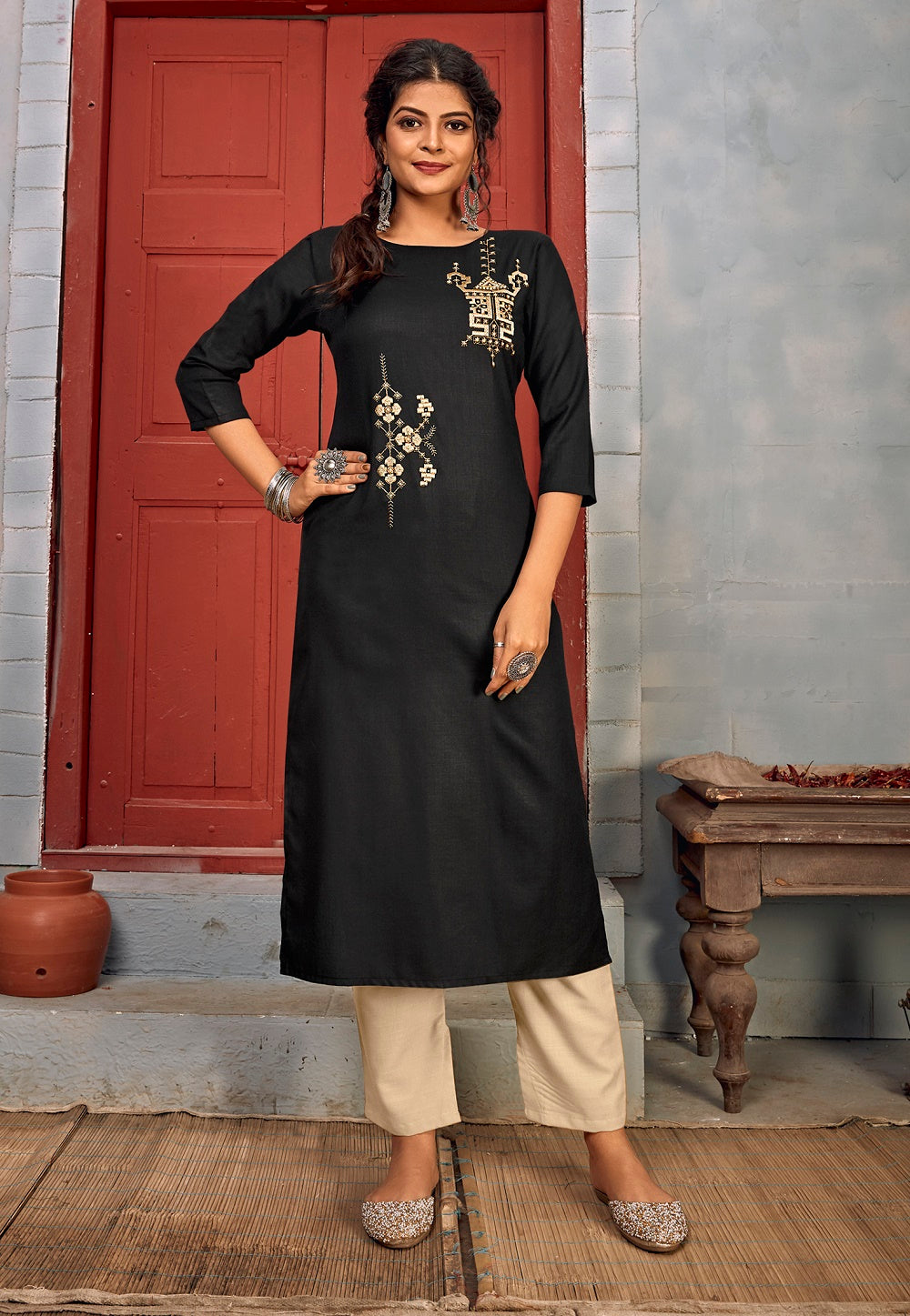Embroidered Cotton Suit in Black